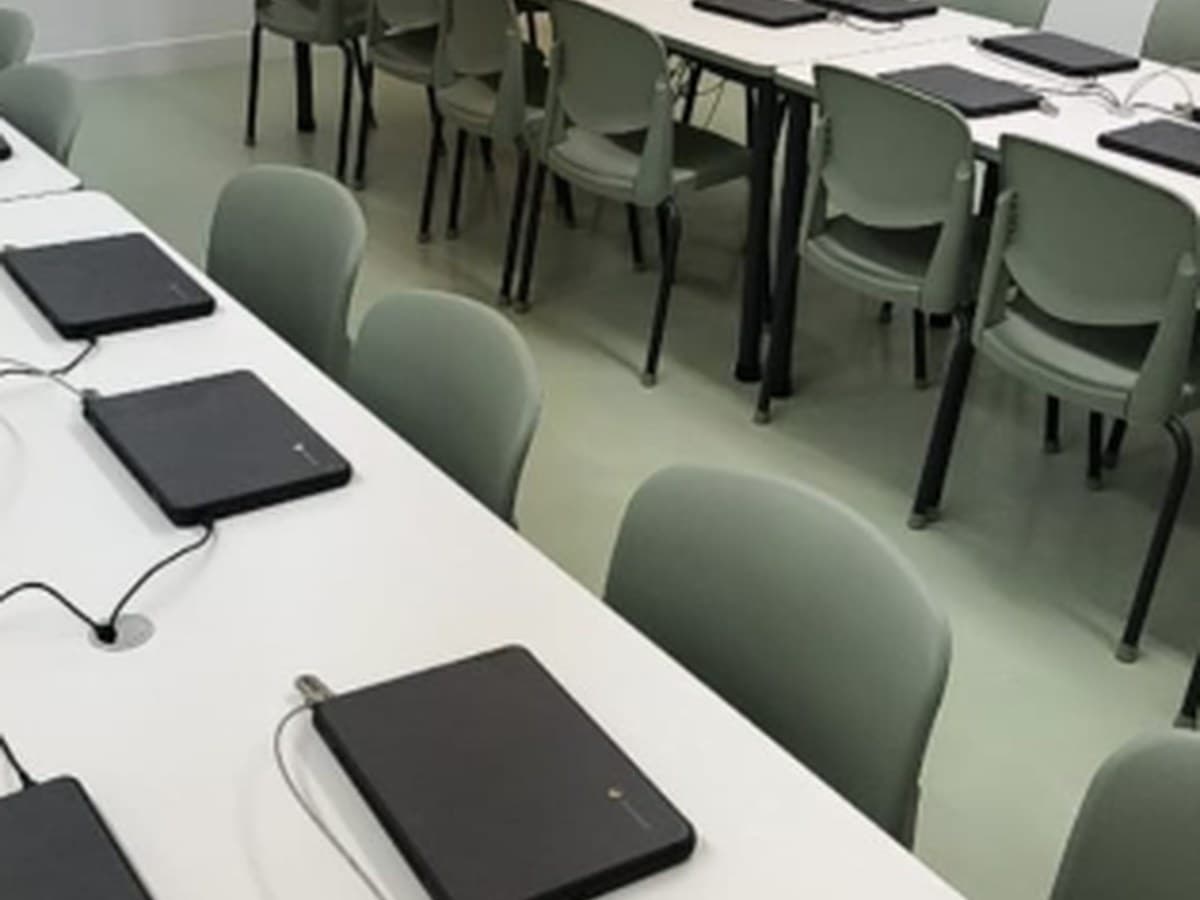Espaço de informática e estudos — Anhanguera Penha