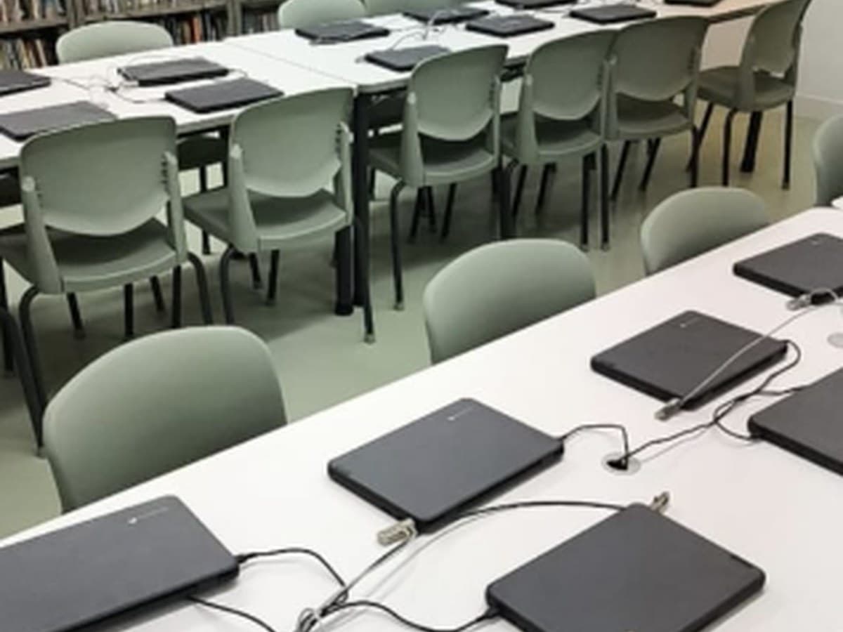 Espaço de informática e estudos — Anhanguera Penha