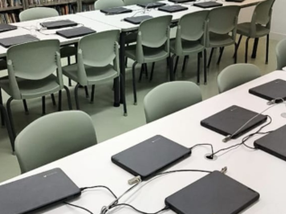 Espaço de informática e estudos — Anhanguera Penha
